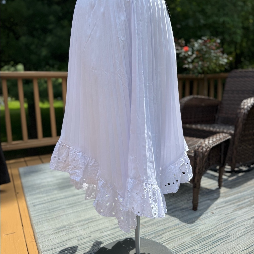Boston Proper NWT White Pleated Eyelet Boho Midi Skirt Handkerchief Hem Size XS - Picture 3 of 16